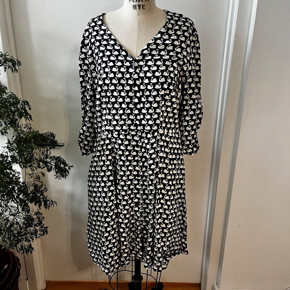EMILY AND FIN Swan Shirt Dress Size‎ X-Large